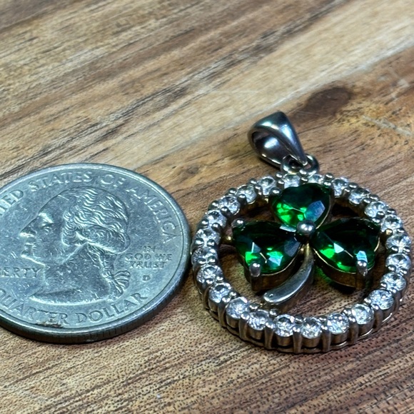 Emerald Crystal 3 Leaf Clover Pendant - Silver Tone - Picture 4 of 4